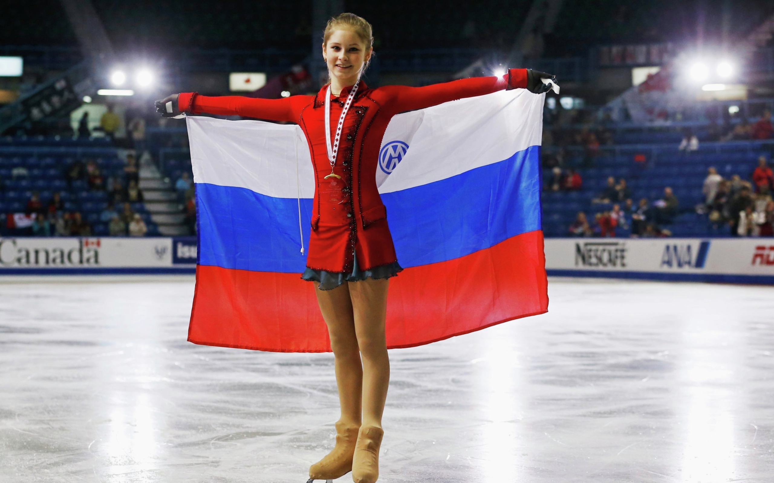 Обои 2014 Winter Olympics Figure Skater Champion Julia Lipnitskaya 2560x1600