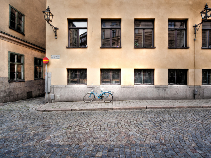 Обои Bicycle On The Street 800x600