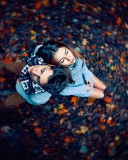 Screenshot №1 pro téma Autumn Couple's Portrait 128x160