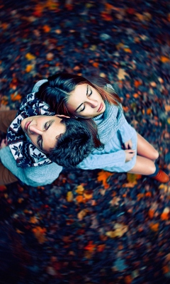 Обои Autumn Couple's Portrait 240x400