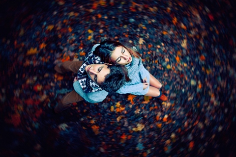 Das Autumn Couple's Portrait Wallpaper 480x320
