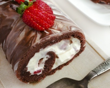 Обои Chocolate Cake With Whipped Cream 220x176