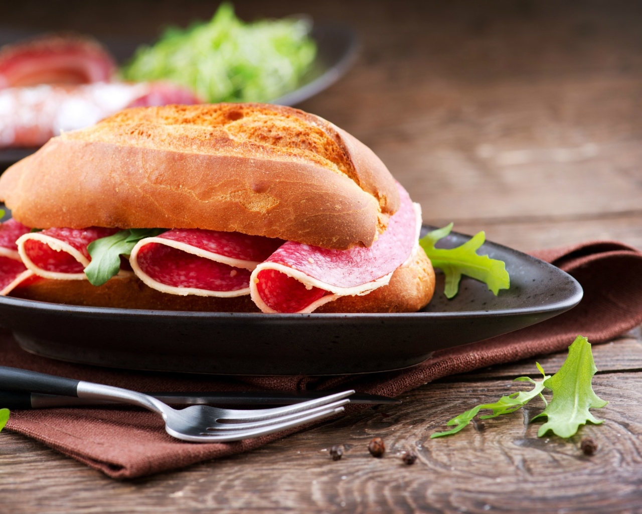 Das Sandwich with salami Wallpaper 1280x1024