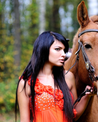 Girl with Horse - Obrázkek zdarma pro 176x220