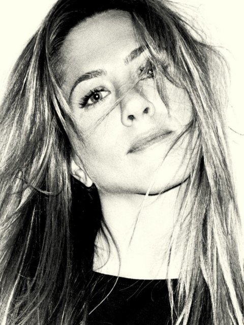 Sfondi Jennifer Aniston Black And White Portrait 480x640