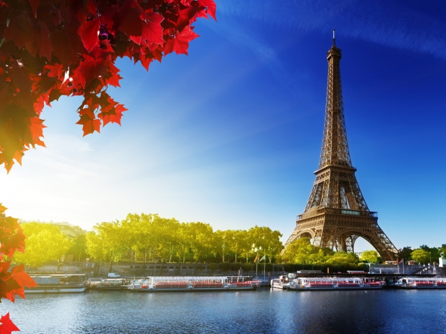 Fondo de pantalla Autumn In Paris 640x480