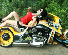Girl On Yellow Bike screenshot #1 220x176