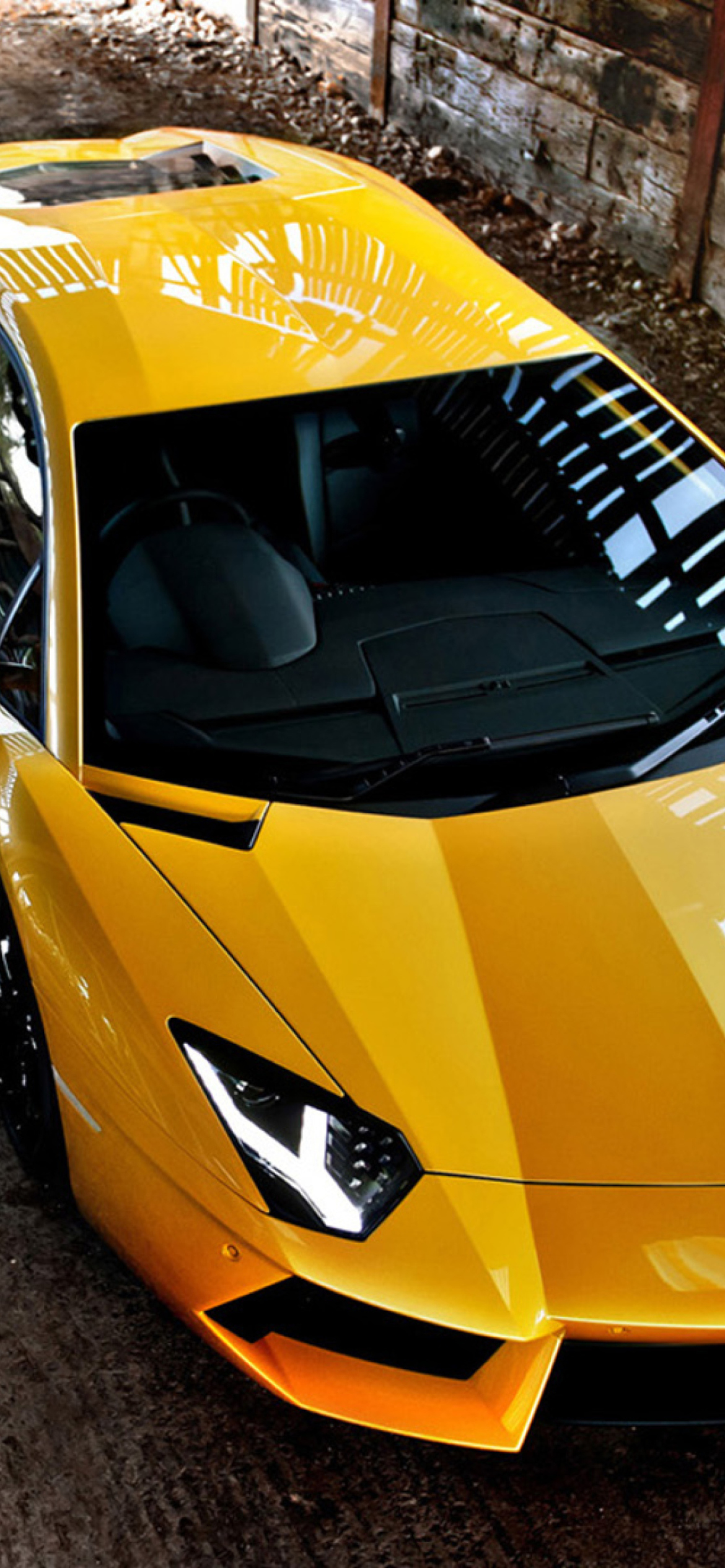 Fondo de pantalla Lamborghini Aventador Yellow 1170x2532