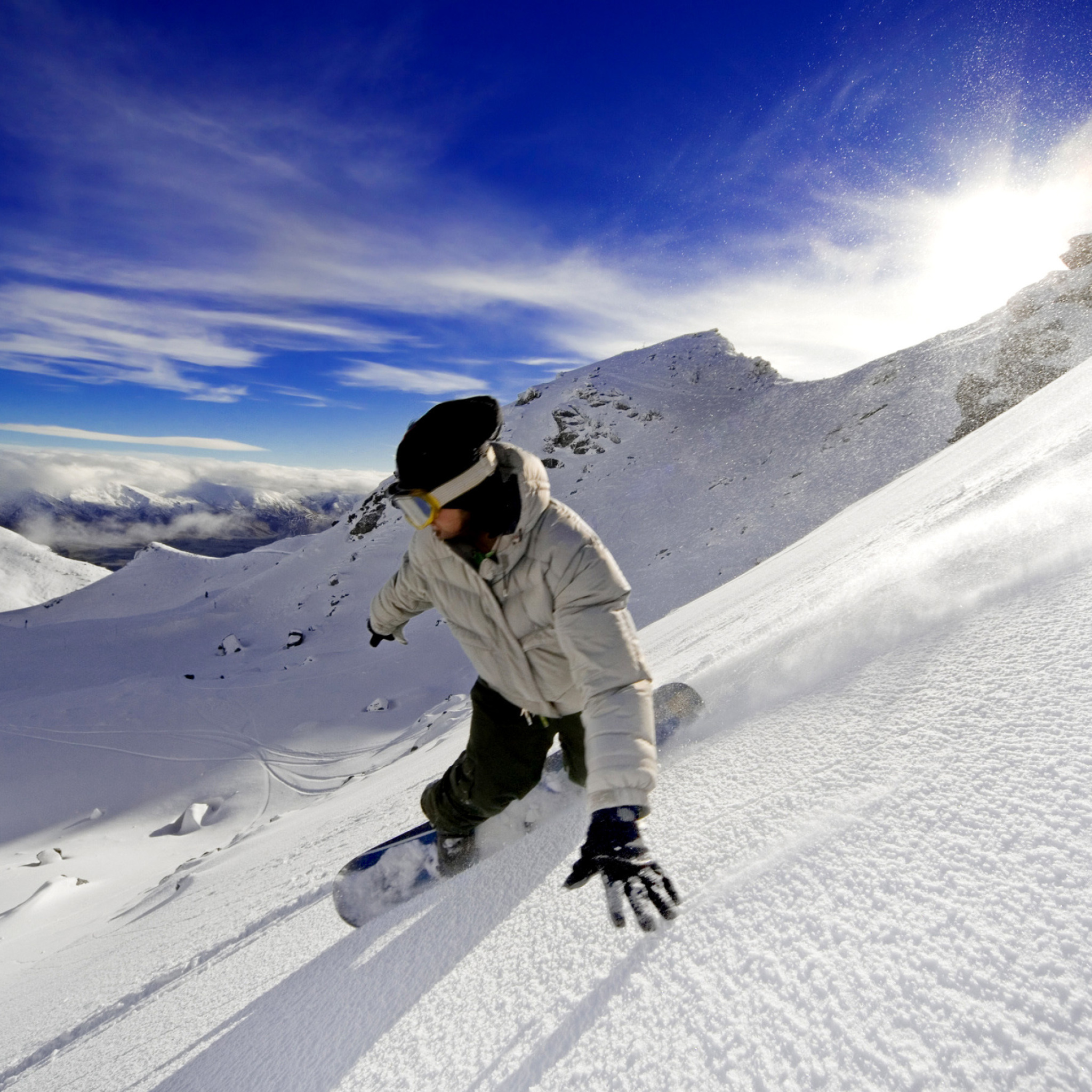 Fondo de pantalla Outdoor activities as Snowboarding 2048x2048