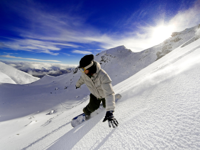 Fondo de pantalla Outdoor activities as Snowboarding 640x480