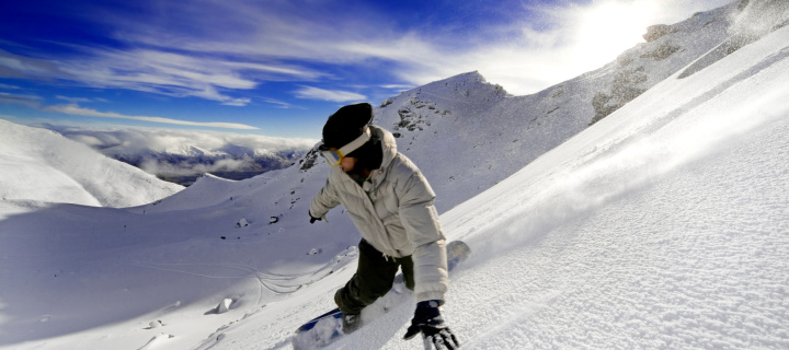 Fondo de pantalla Outdoor activities as Snowboarding 720x320