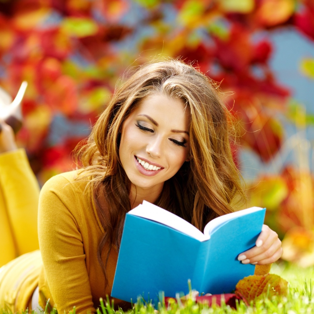 Girl Reading Book in Autumn Park wallpaper 1024x1024