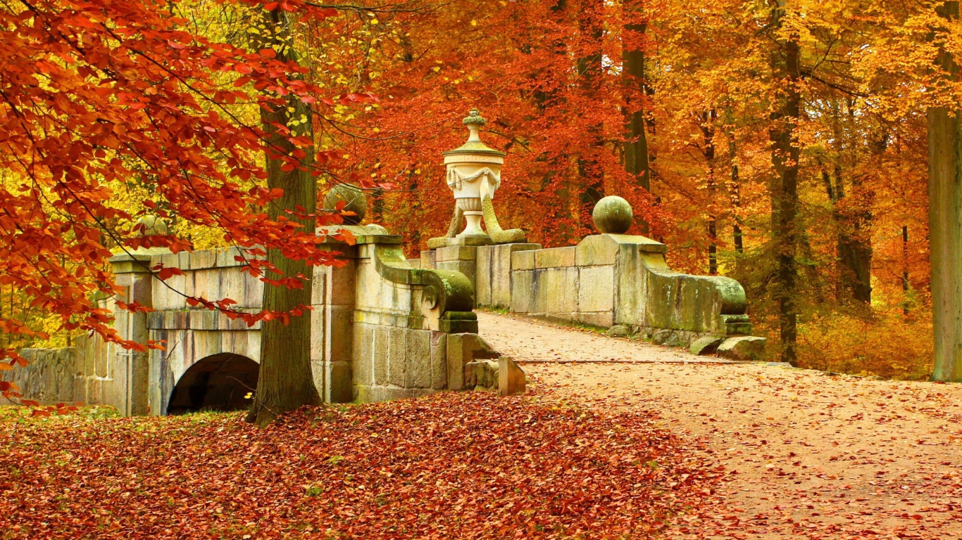 Screenshot №1 pro téma Autumn in Peterhof 1366x768