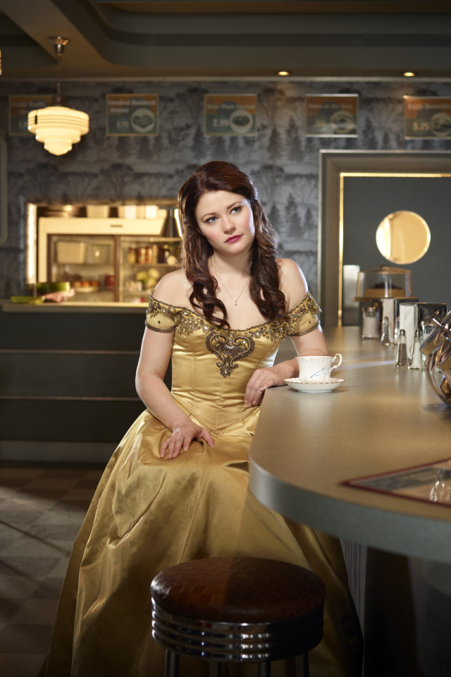 Обои Once upon a time - Emilie de Ravin 640x960