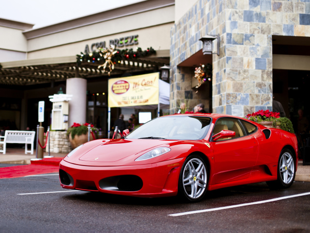 Обои Ferrari F430 in City 640x480