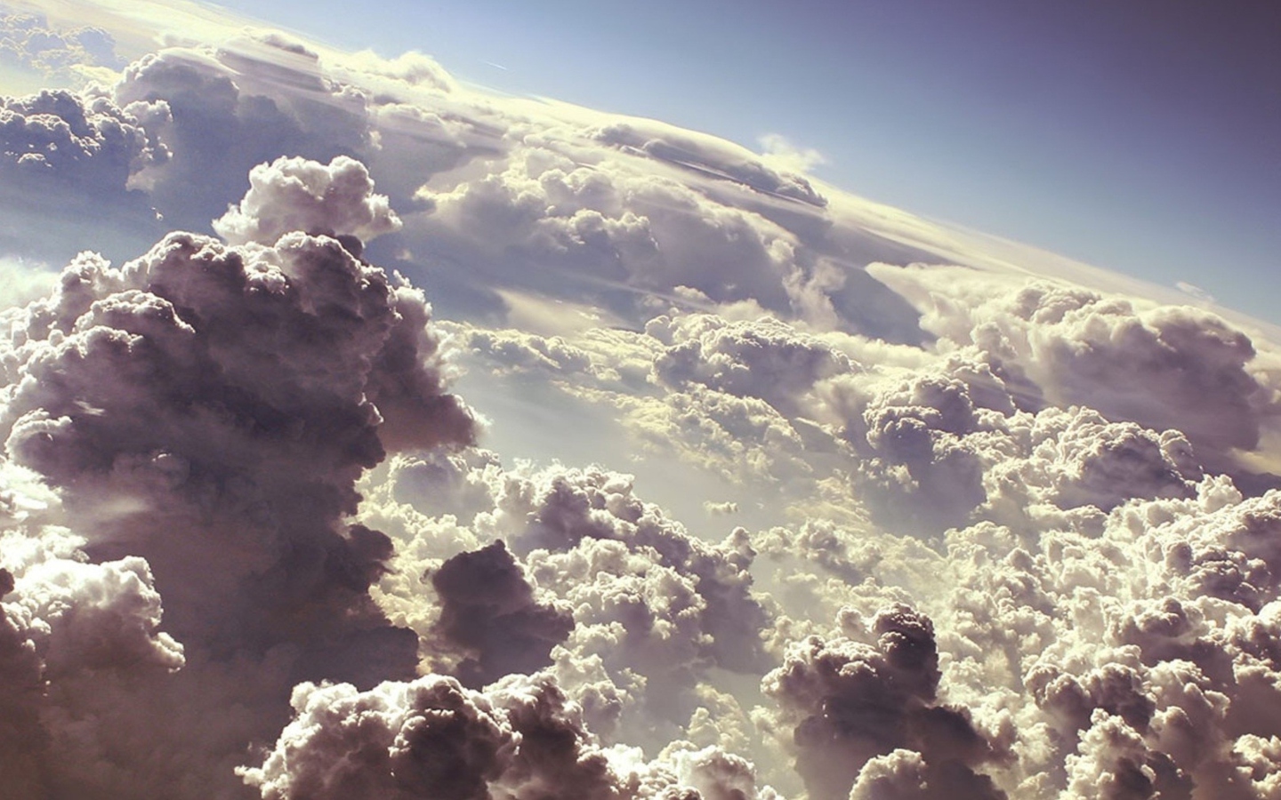 White Clouds screenshot #1 1440x900