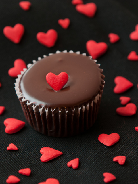 Fondo de pantalla Chocolate Cupcake With Red Heart 480x640