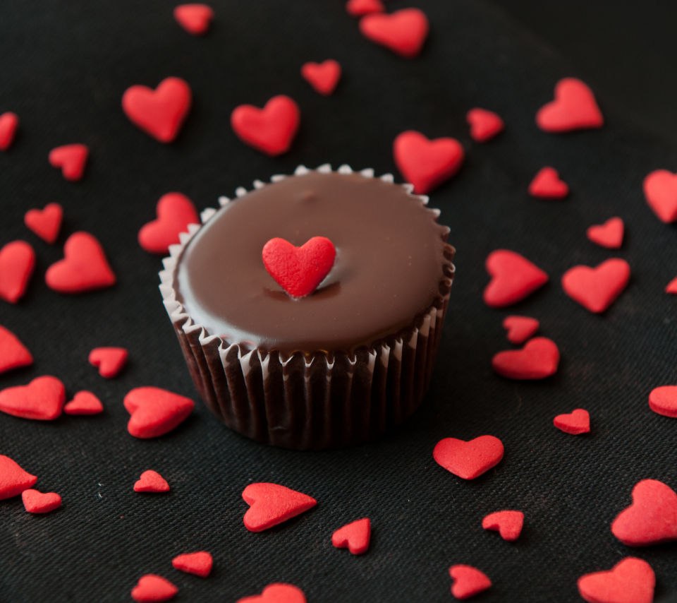 Chocolate Cupcake With Red Heart wallpaper 960x854
