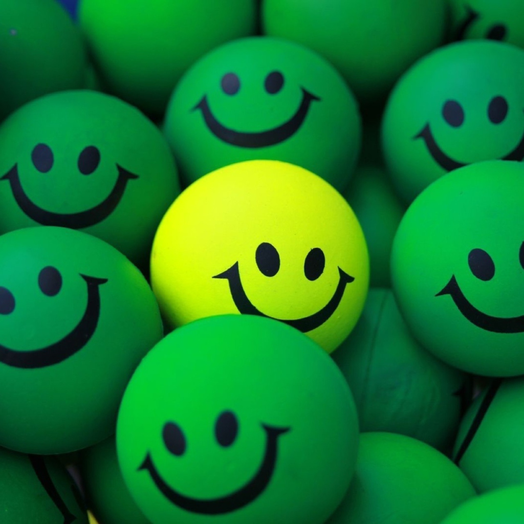 Smiley Green Balls wallpaper 1024x1024