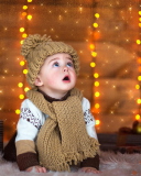 Das Cute Baby In Hat And Scarf Wallpaper 128x160