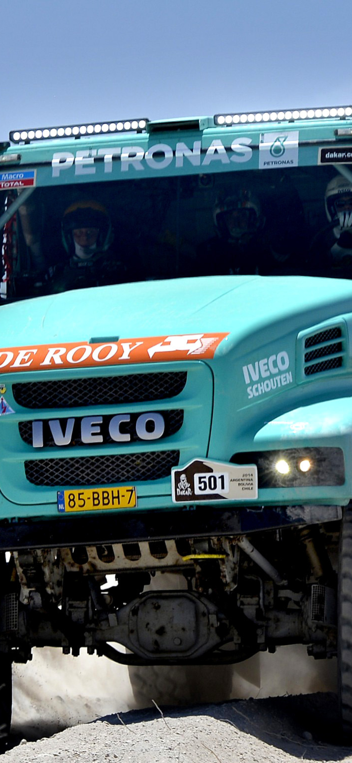 Iveco Race Truck wallpaper 1170x2532