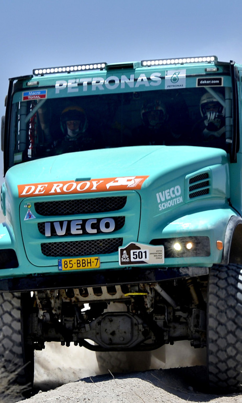 Das Iveco Race Truck Wallpaper 480x800
