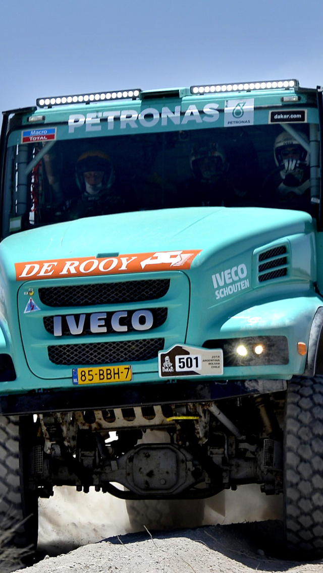Screenshot №1 pro téma Iveco Race Truck 640x1136