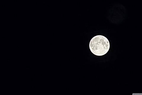 Das Moon In Black Sky Wallpaper 480x320