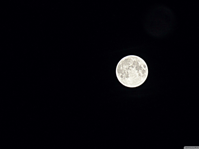 Das Moon In Black Sky Wallpaper 640x480