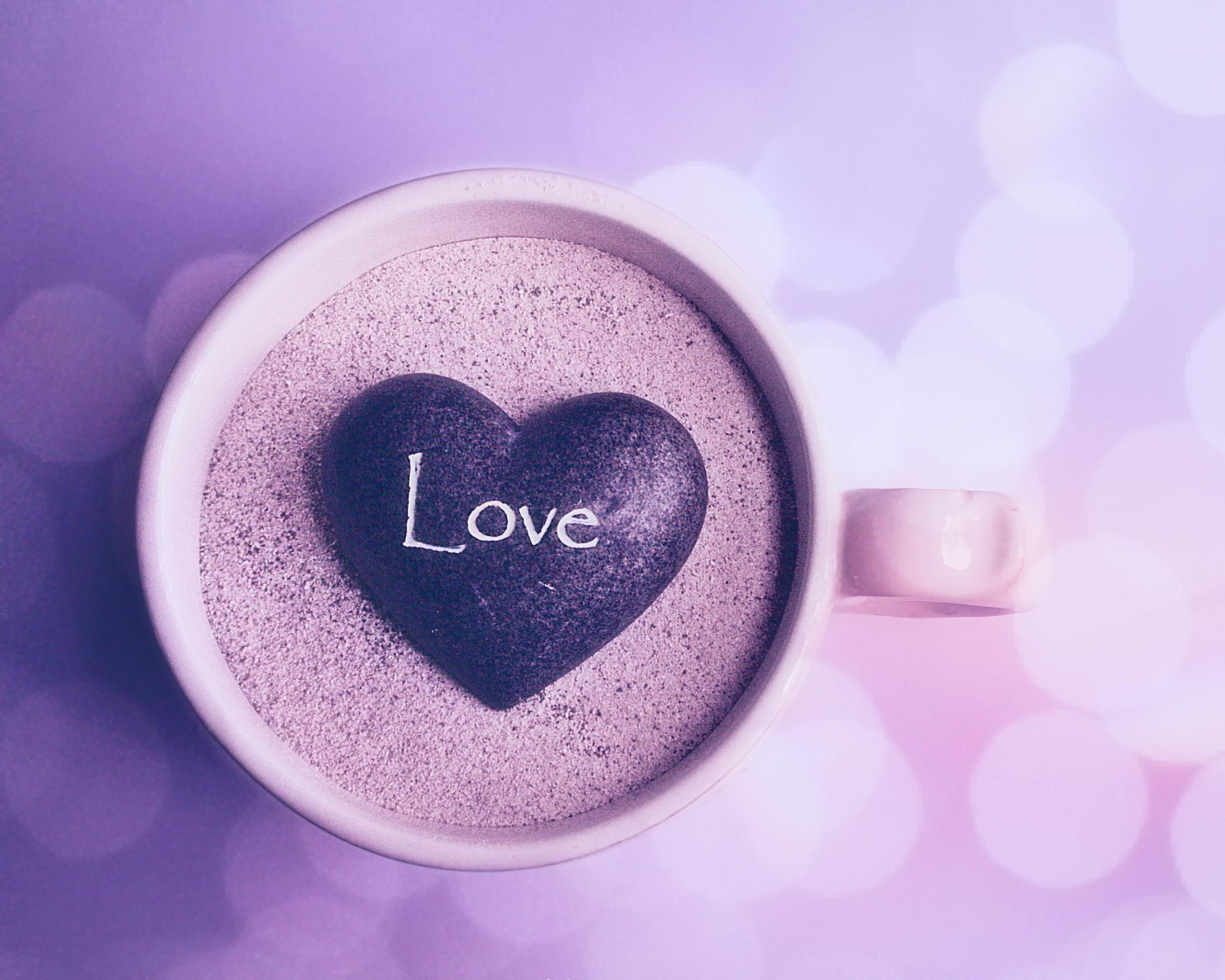 Love Heart In Coffee Cup wallpaper 1600x1280