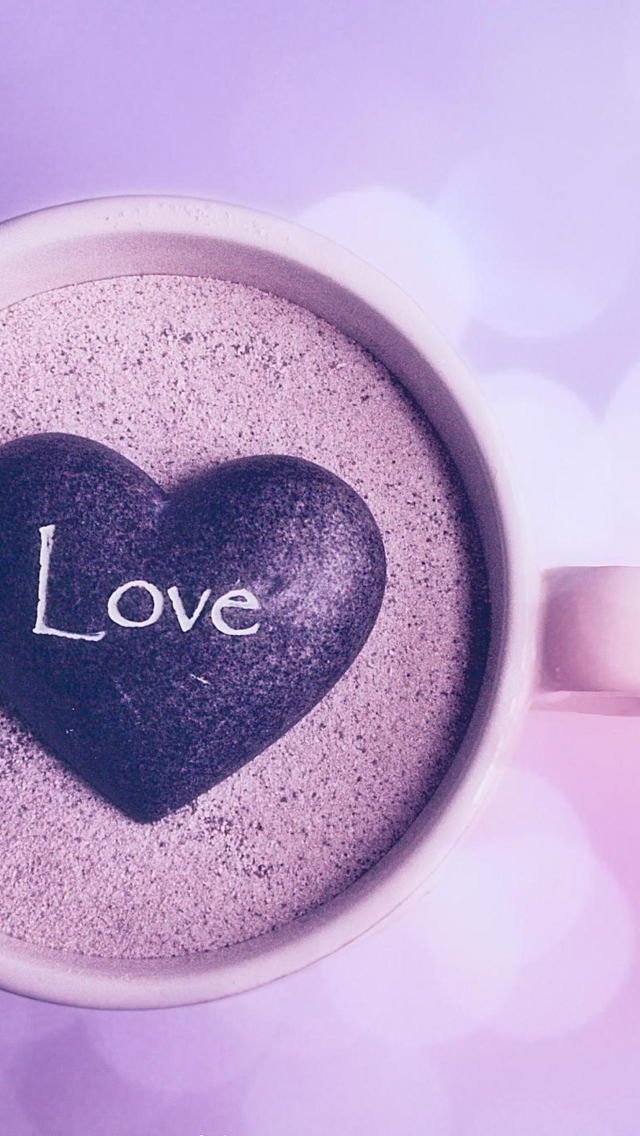 Обои Love Heart In Coffee Cup 640x1136