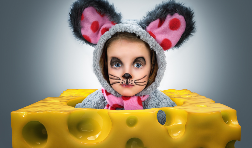 Little Girl In Mouse Costume wallpaper 1024x600