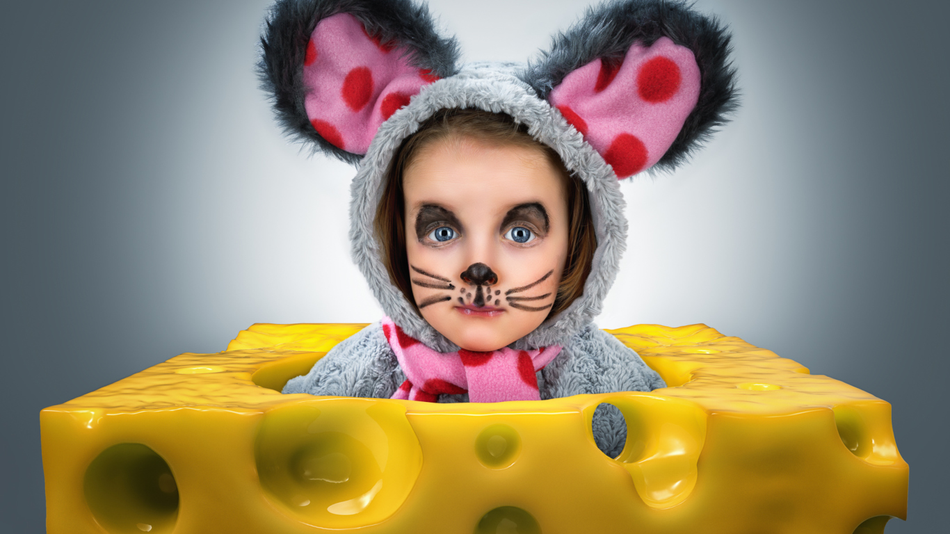 Little Girl In Mouse Costume screenshot #1 1366x768