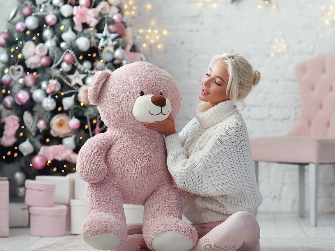 Обои Christmas photo session with bear 1152x864