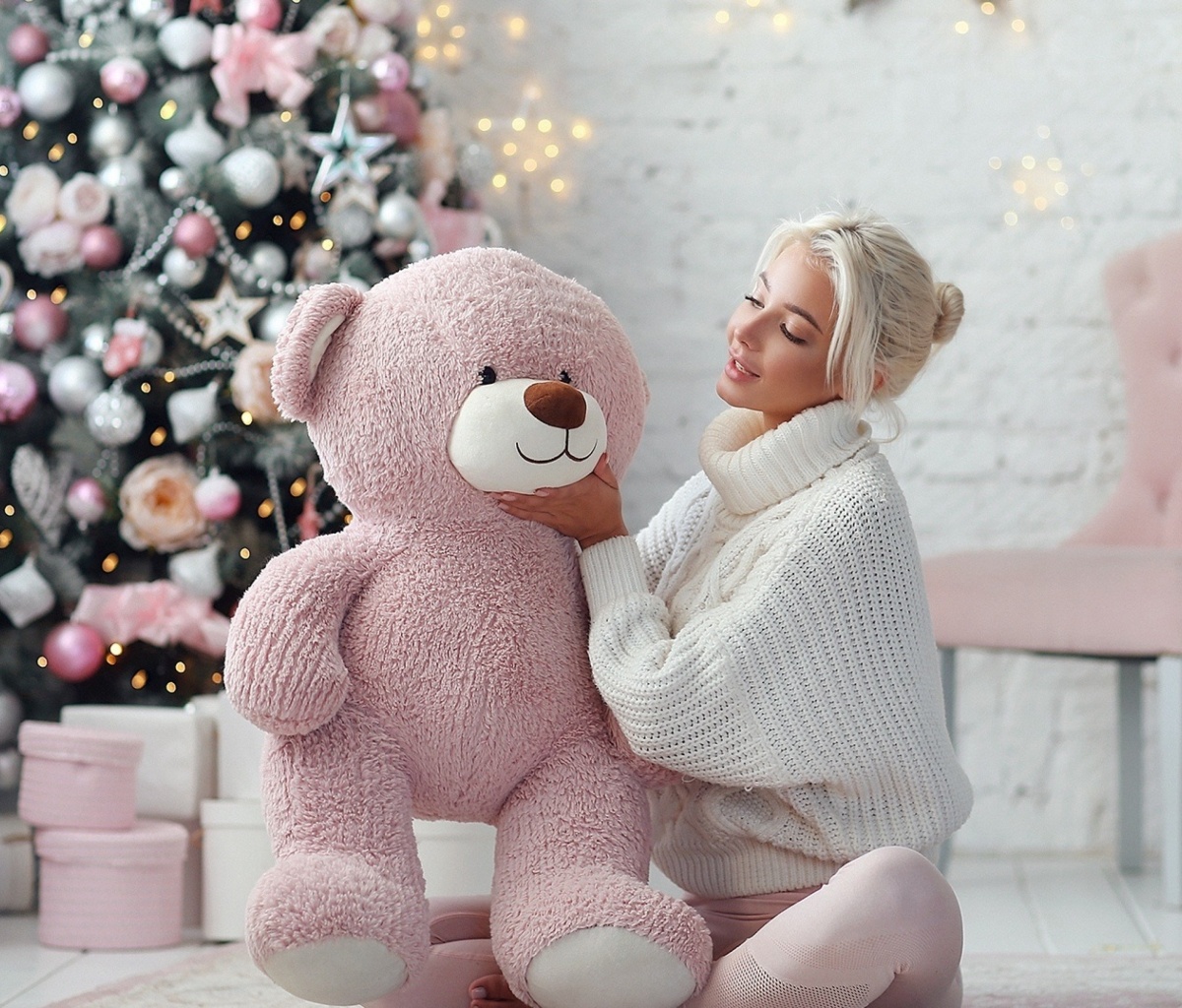 Das Christmas photo session with bear Wallpaper 1200x1024