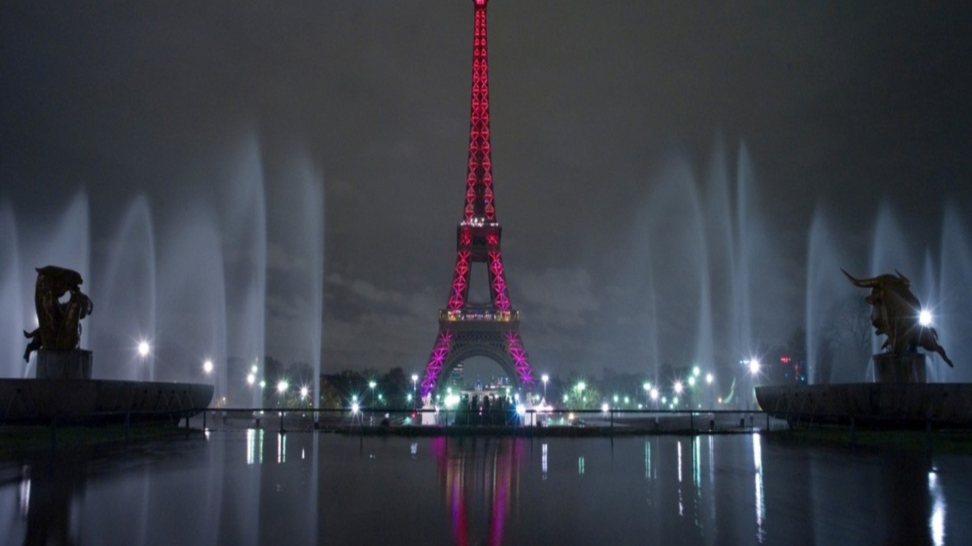 Screenshot №1 pro téma Paris - City Of Love 1366x768