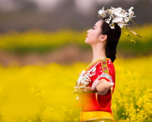 Das Asian Girl In Yellow Flower Field Wallpaper 220x176