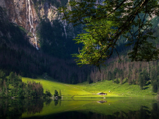 Sfondi Bavarian Alps and Forest 320x240