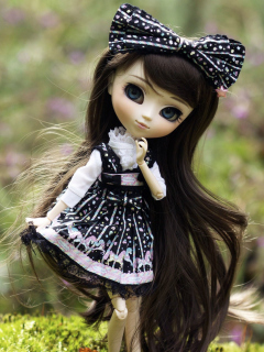 Fondo de pantalla Cute Doll With Dark Hair And Black Bow 240x320