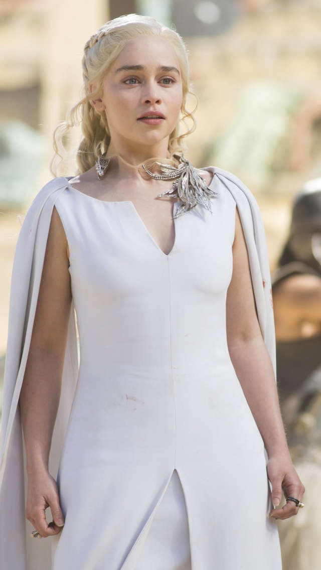 Обои Game Of Thrones Emilia Clarke and Nathalie Emmanuel as Missandei 640x1136