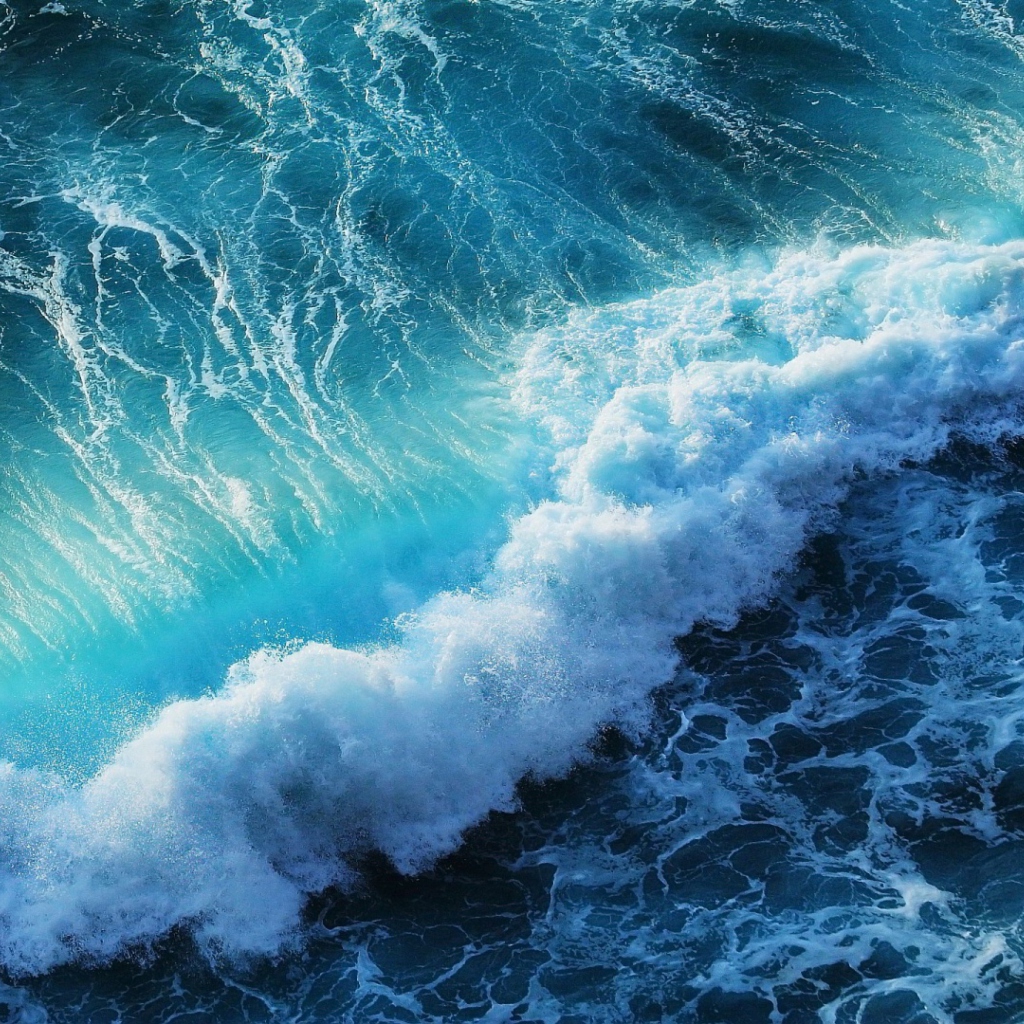 Fondo de pantalla Strong Ocean Waves 1024x1024