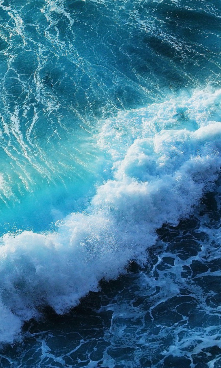 Das Strong Ocean Waves Wallpaper 768x1280