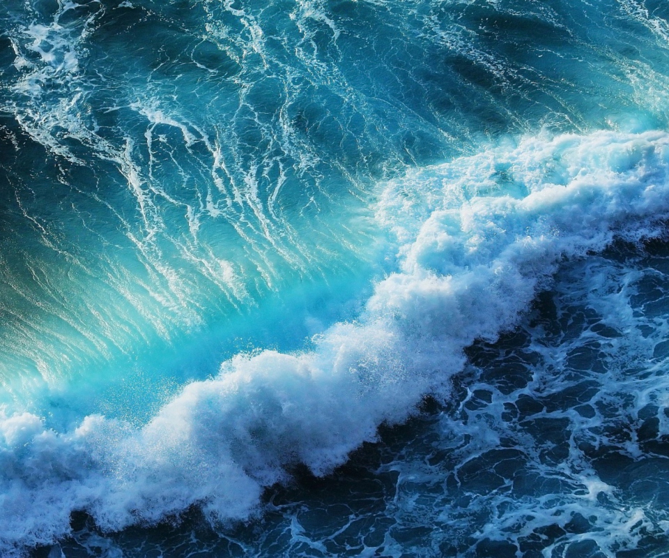 Das Strong Ocean Waves Wallpaper 960x800