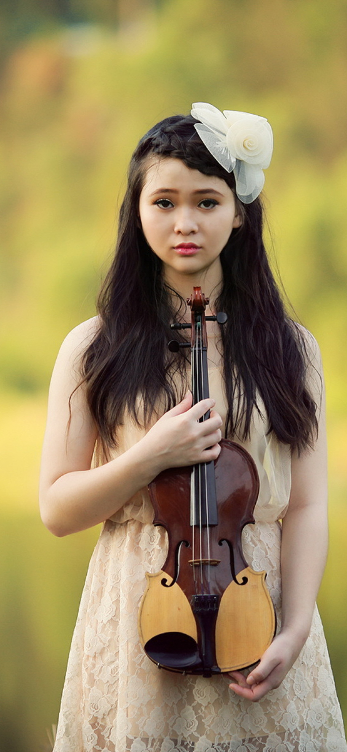 Girl With Violin wallpaper 1170x2532