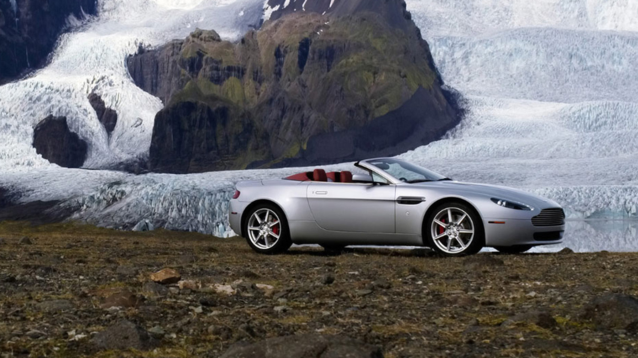 Fondo de pantalla V8 Vantage Roadster - Aston Martin 1280x720
