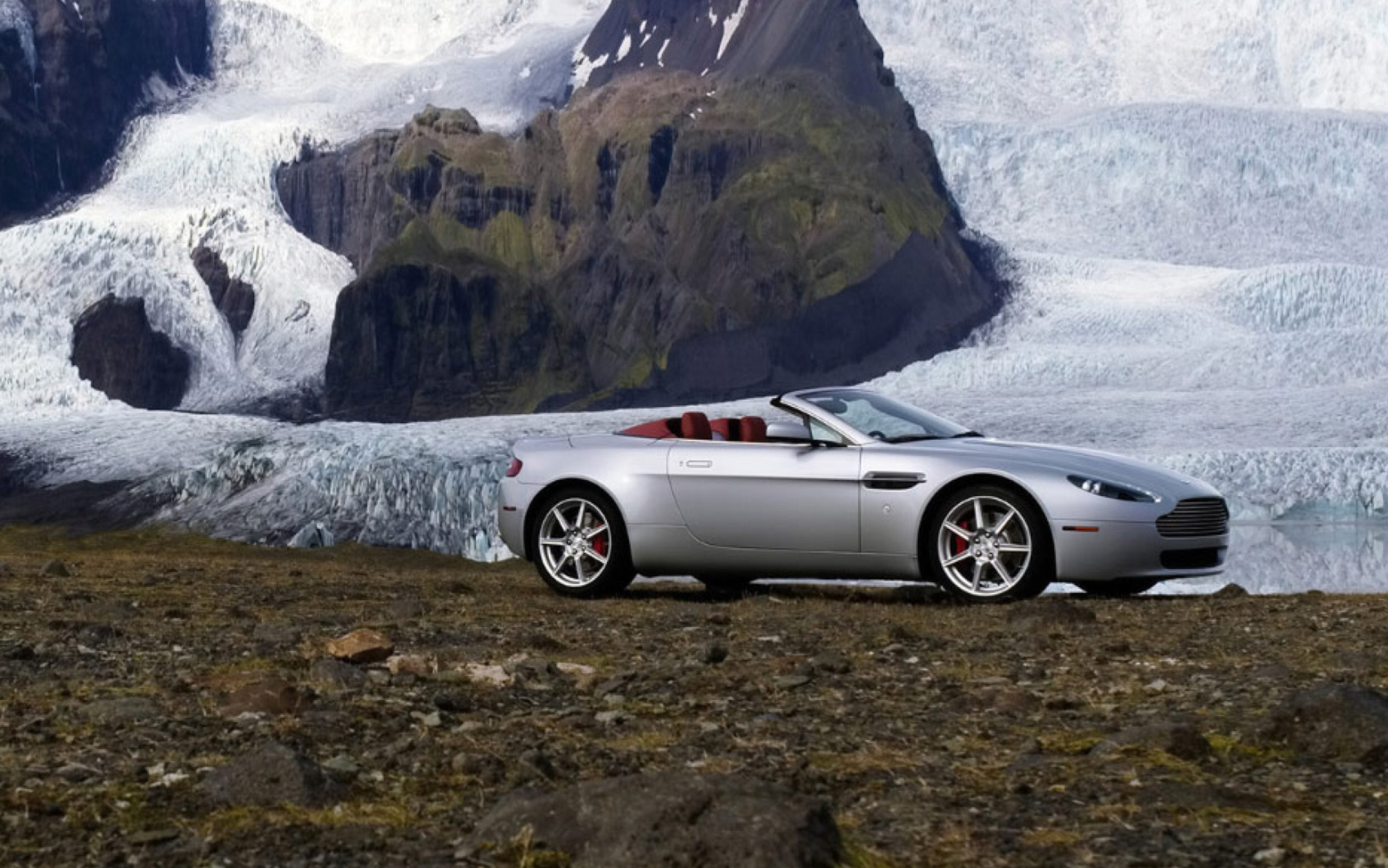 Fondo de pantalla V8 Vantage Roadster - Aston Martin 2560x1600