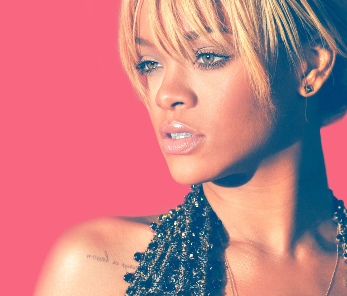 Rihanna Blonde Hair 2012 wallpaper 1200x1024