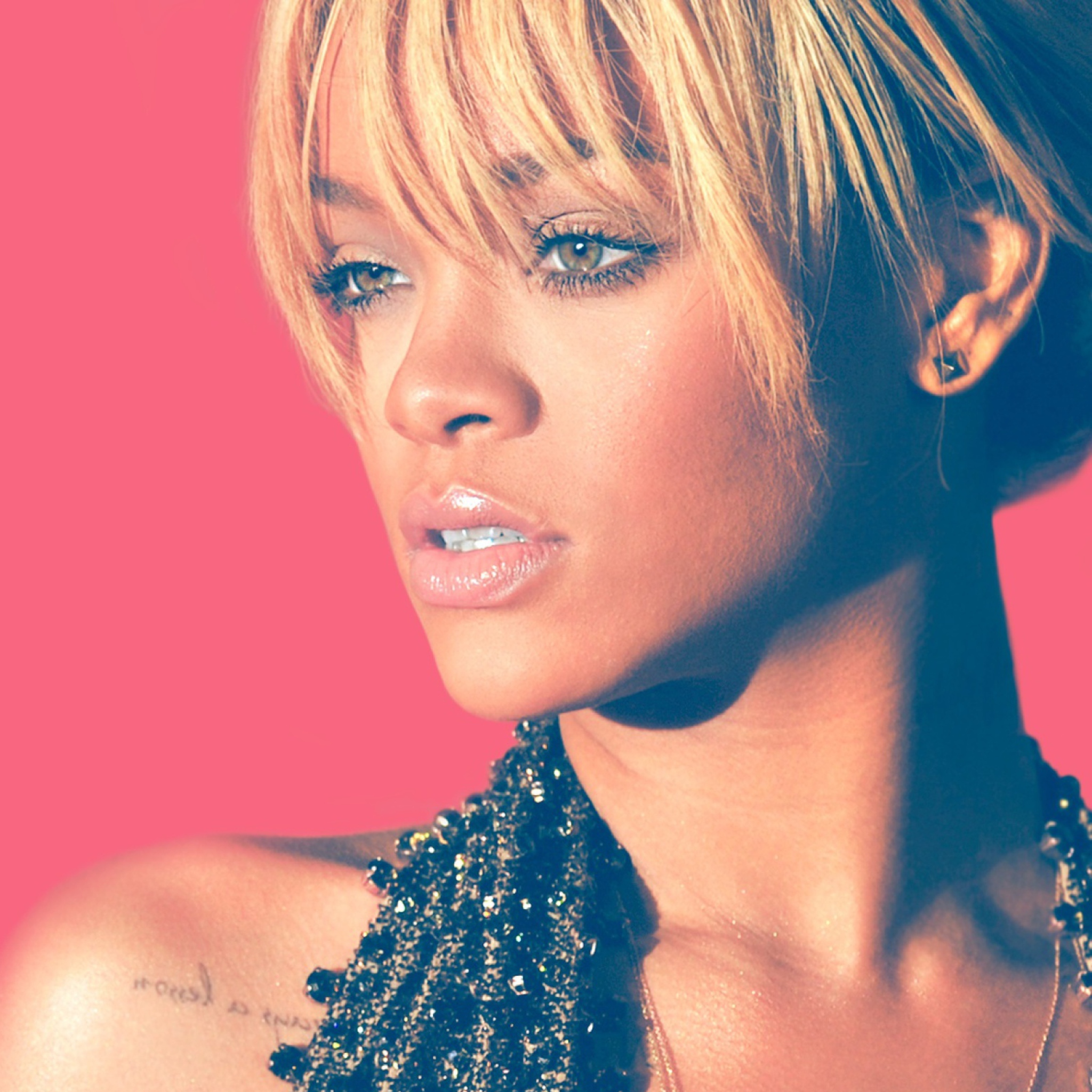 Rihanna Blonde Hair 2012 wallpaper 2048x2048