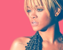 Rihanna Blonde Hair 2012 wallpaper 220x176