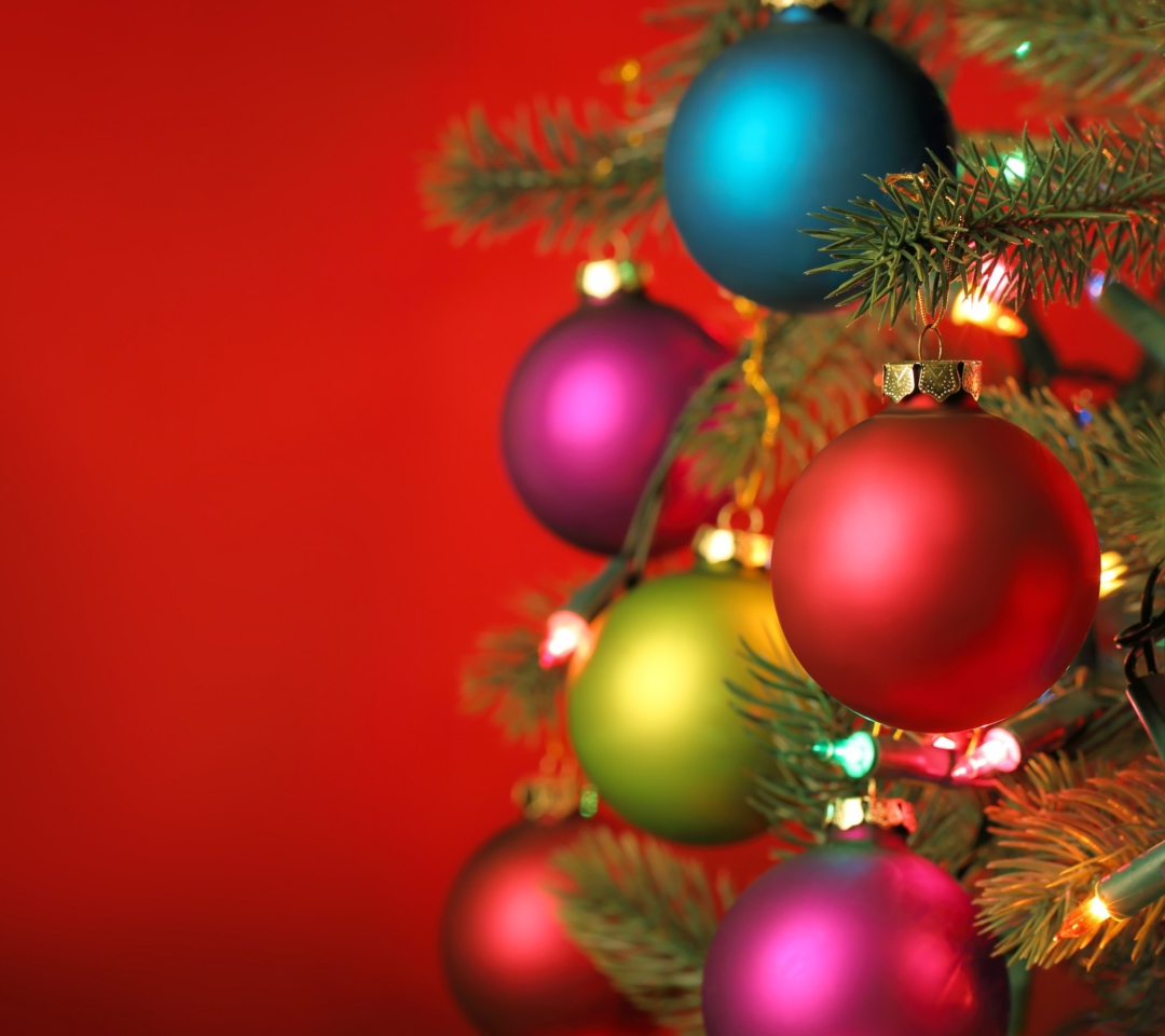 Das Christmas Tree Balls Wallpaper 1080x960